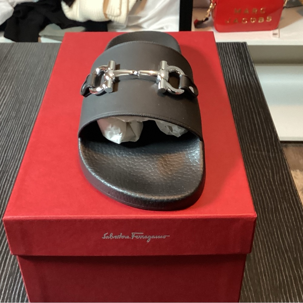 Salvatore Slide black I have women 9 and 10.